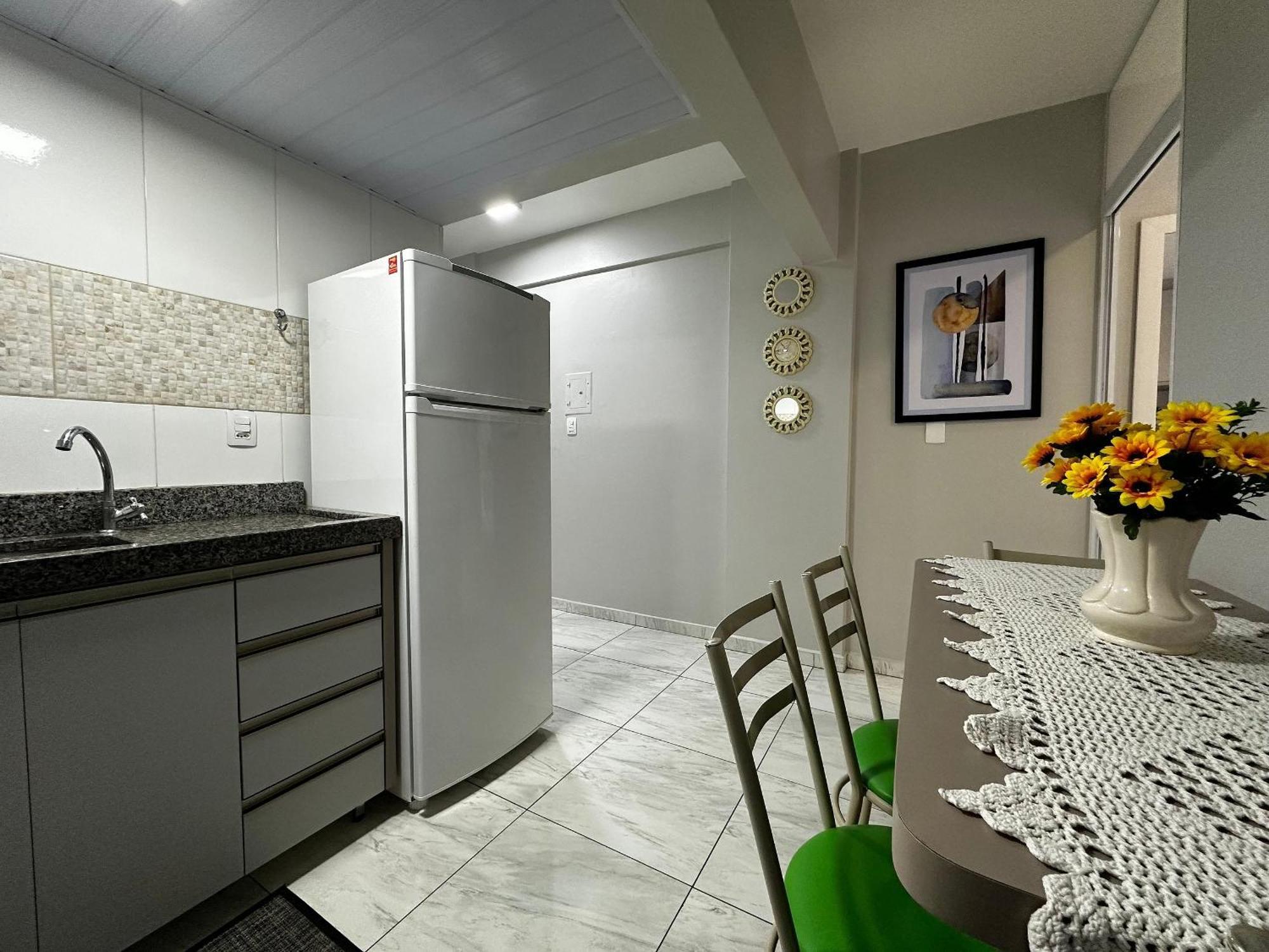 Ma01- Kitnet Com Ar | Vista Big Wheel | Garagem Apartment Balneario Camboriu